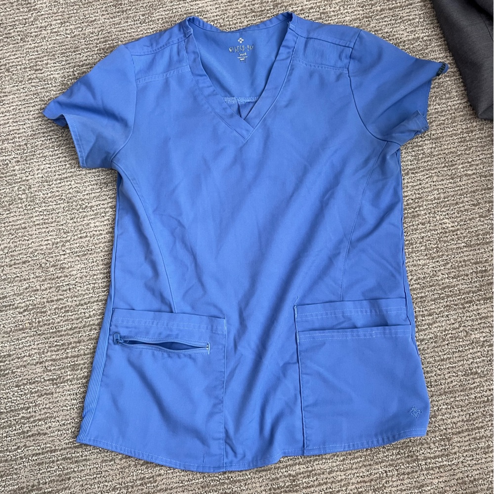 Med couture scrub top in ceil blue size XS